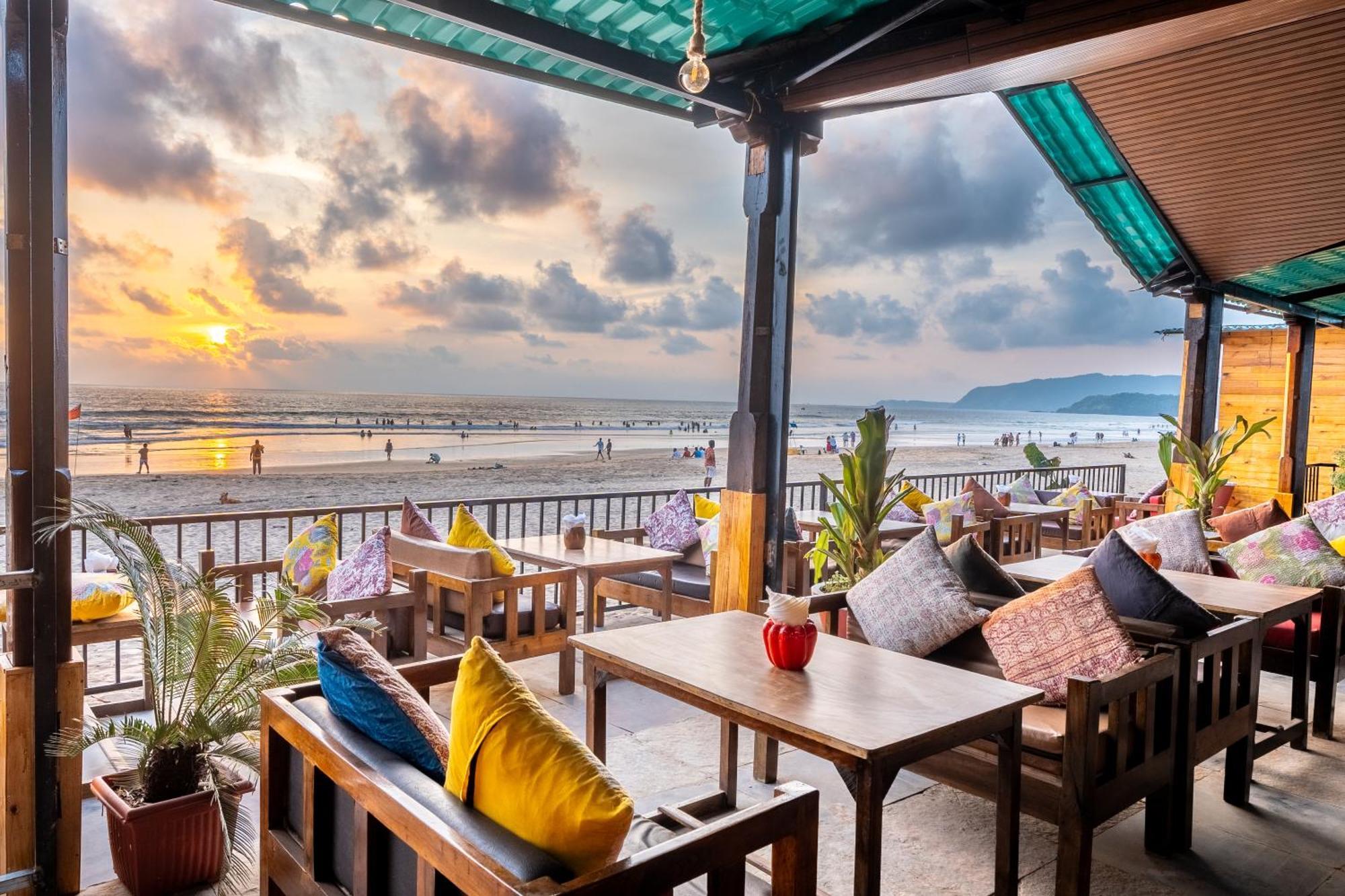Simrose Hotel Agonda Ngoại thất bức ảnh